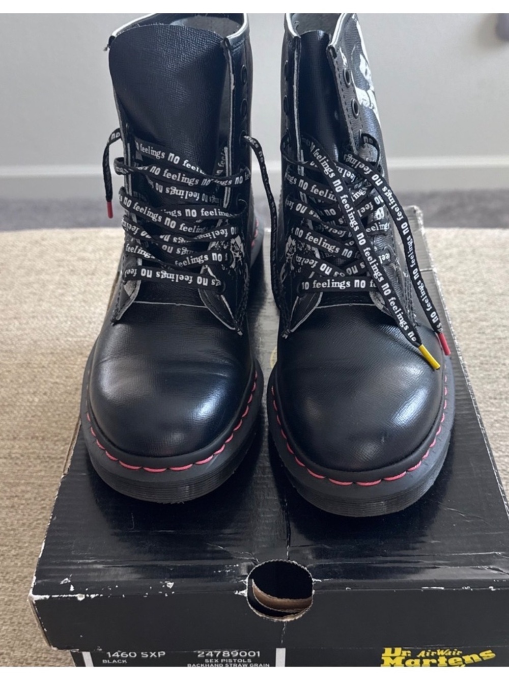 Limited edition Dr Martens - Picture 2 of 4